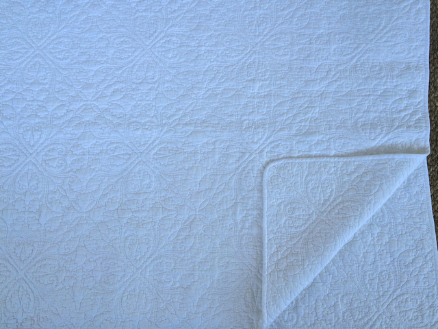 White Flower Pattern Quilt