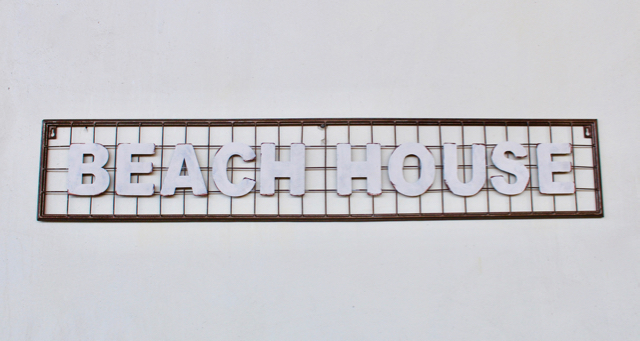 Metal 'Beach House' Sign