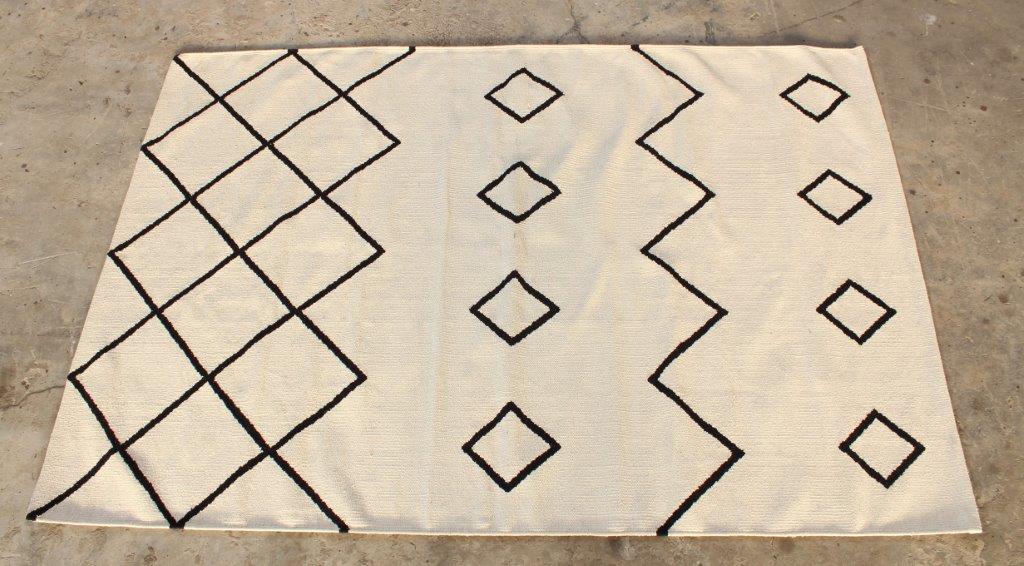 BERBER BLACK ON WHITE RUG