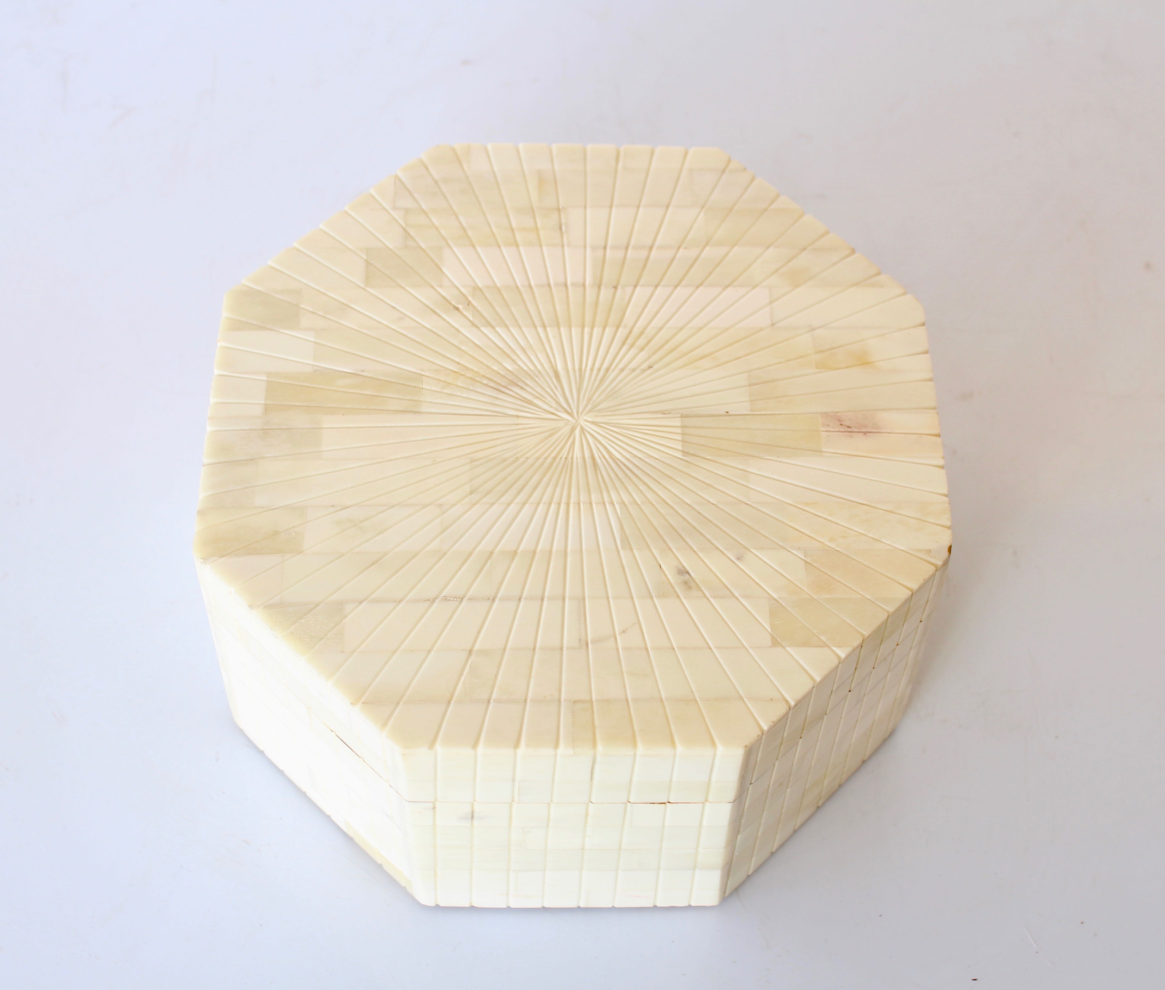 Hexagonal Bone Box Ridged