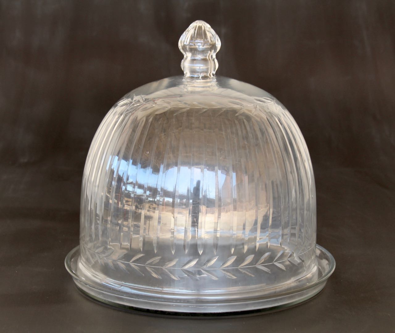 Large Leaf Cut Border Glass Dome & Base