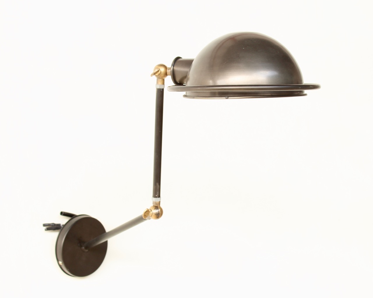 Metal Wall Light With Adjustable Arm