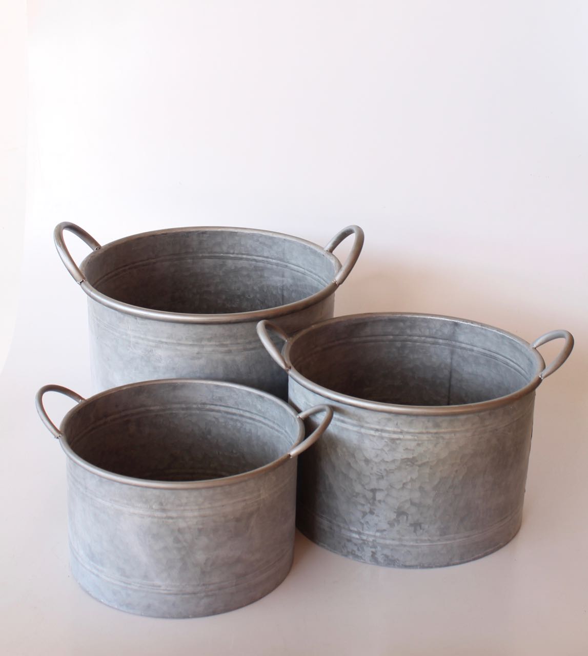 Set Of 3 Round Metal Planters With Handles