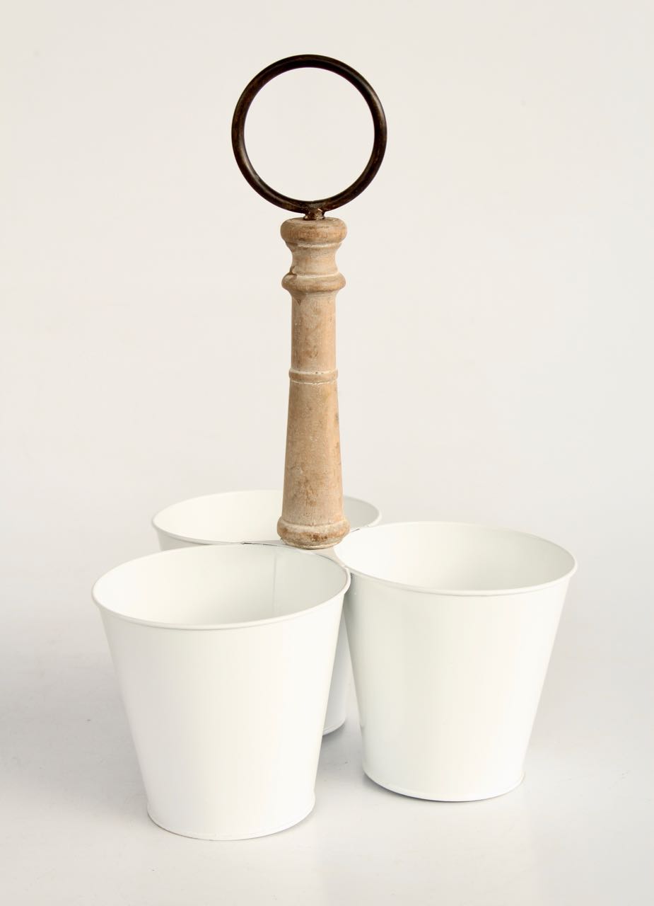 3 ENAMEL PAILS WITH HANDLE  37X26CM