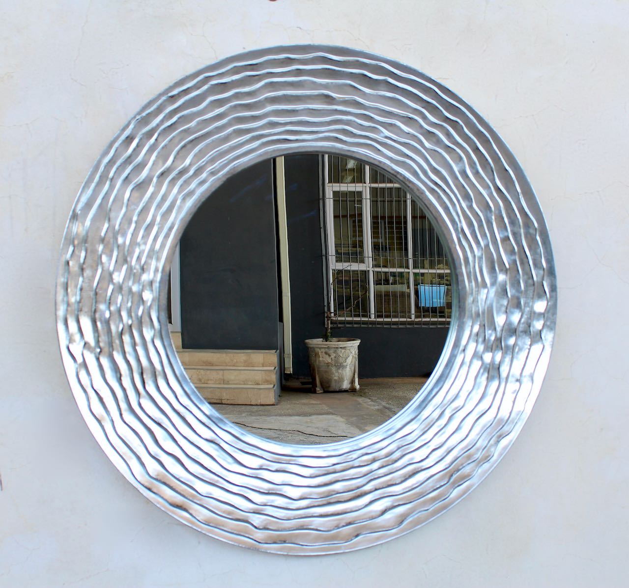 Round Wavely Silver Mirror