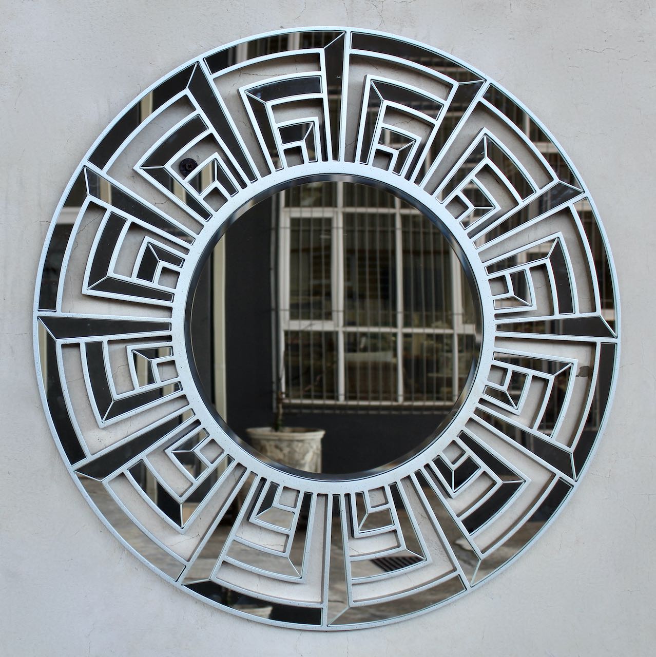 Round Key Design Silver Mirror