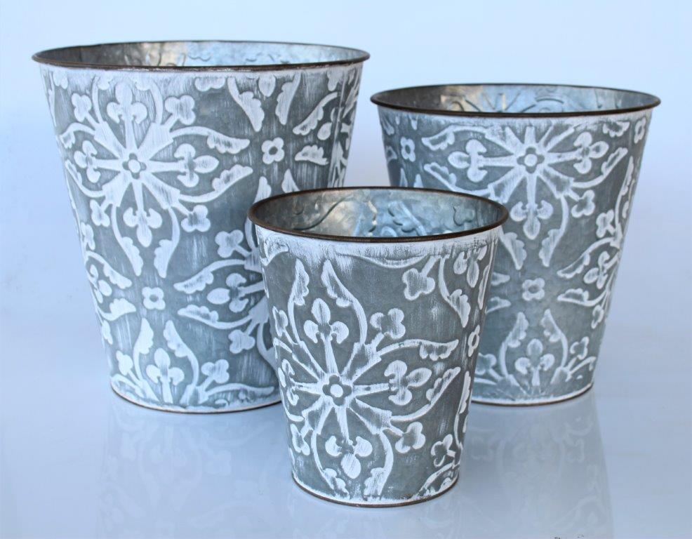 Set Of 3 Metal Bins Or Planters