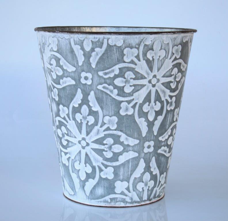 Set Of 3 Metal Bins Or Planters