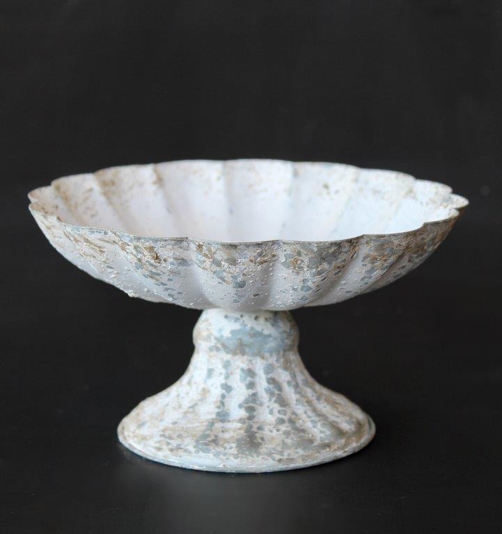 Medium Fluted White Distressed Metal Bowl