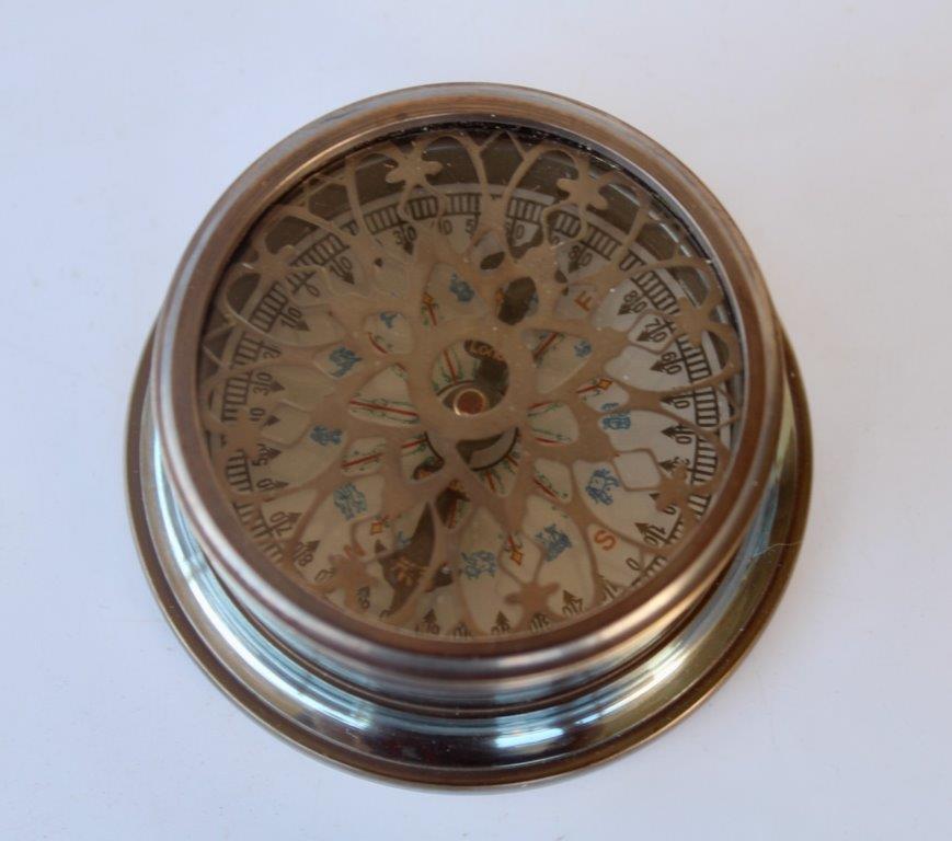 Compass With Glass Lid