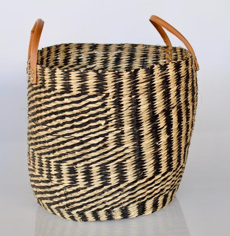 BLACK & NATURAL SEAGRASS BASKET WITH HANDLES  33X38CM