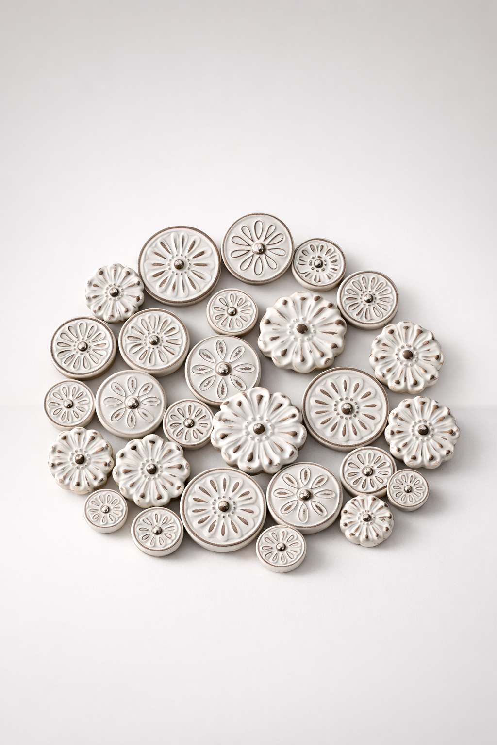 Round Metal Flower Detail Wall Decor