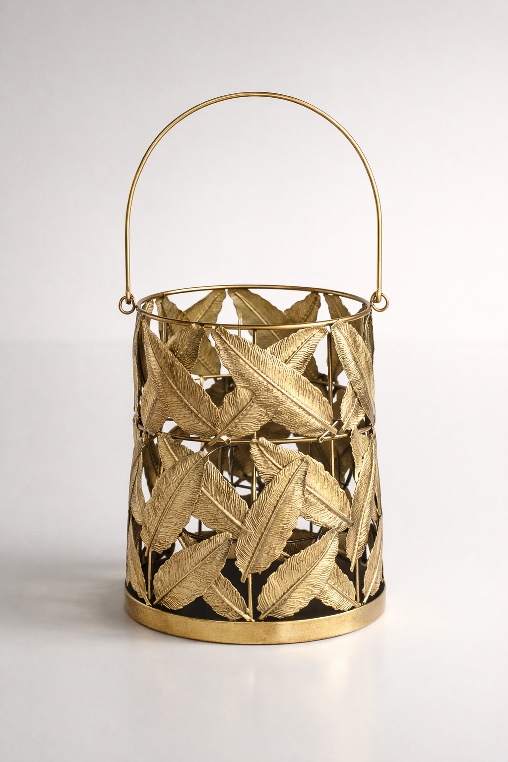 Metal Leaf Gold Candle Holder