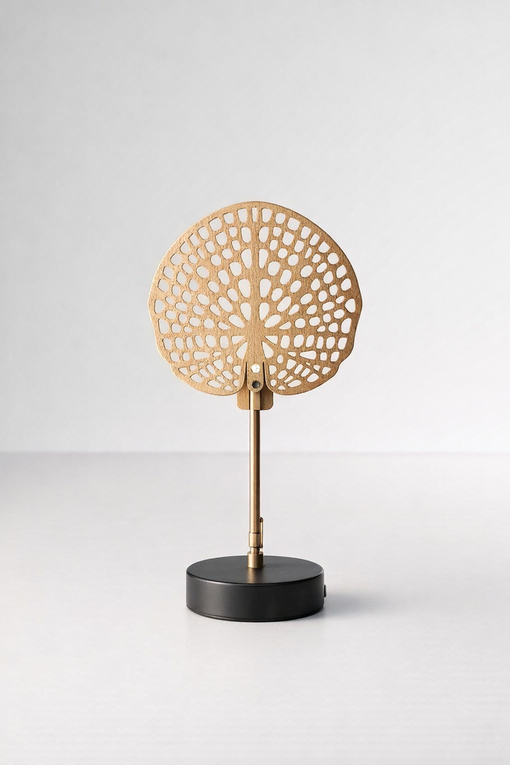 LED Battery Operated Seaweed Metal Light