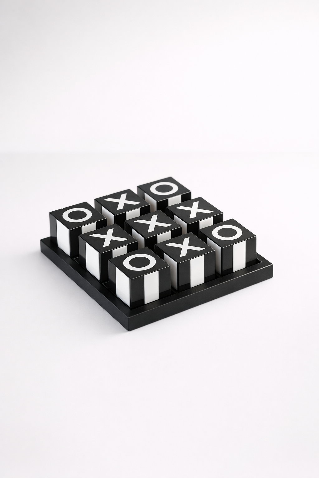 Black & White Tic Tac Toe