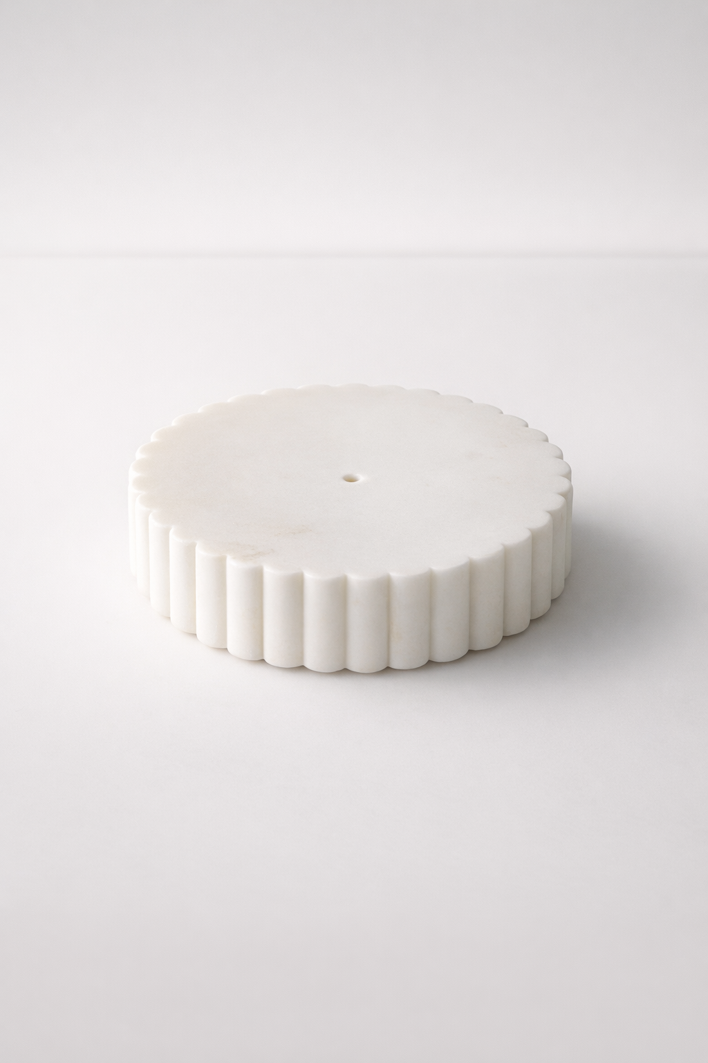 Round White Scallop Soap Dish