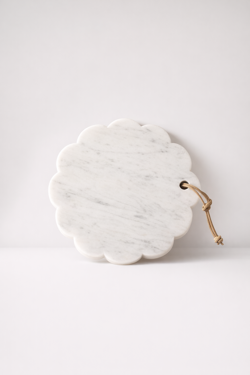 White Round Scallop Board