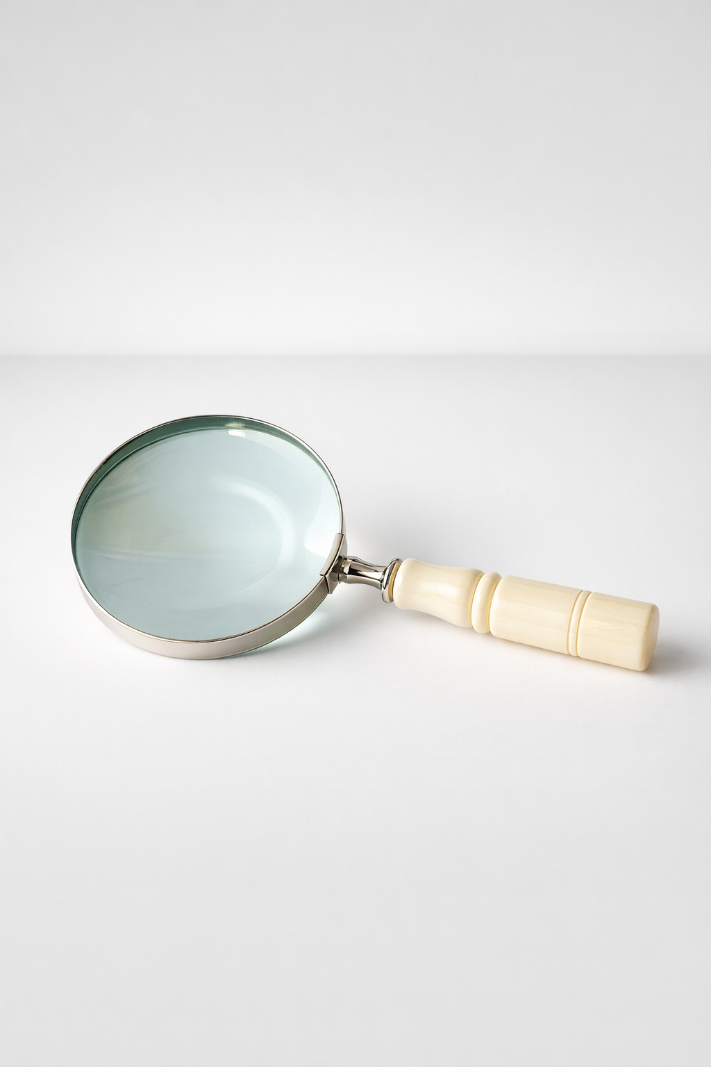 Silver Magnifying Glass With Cream Handle