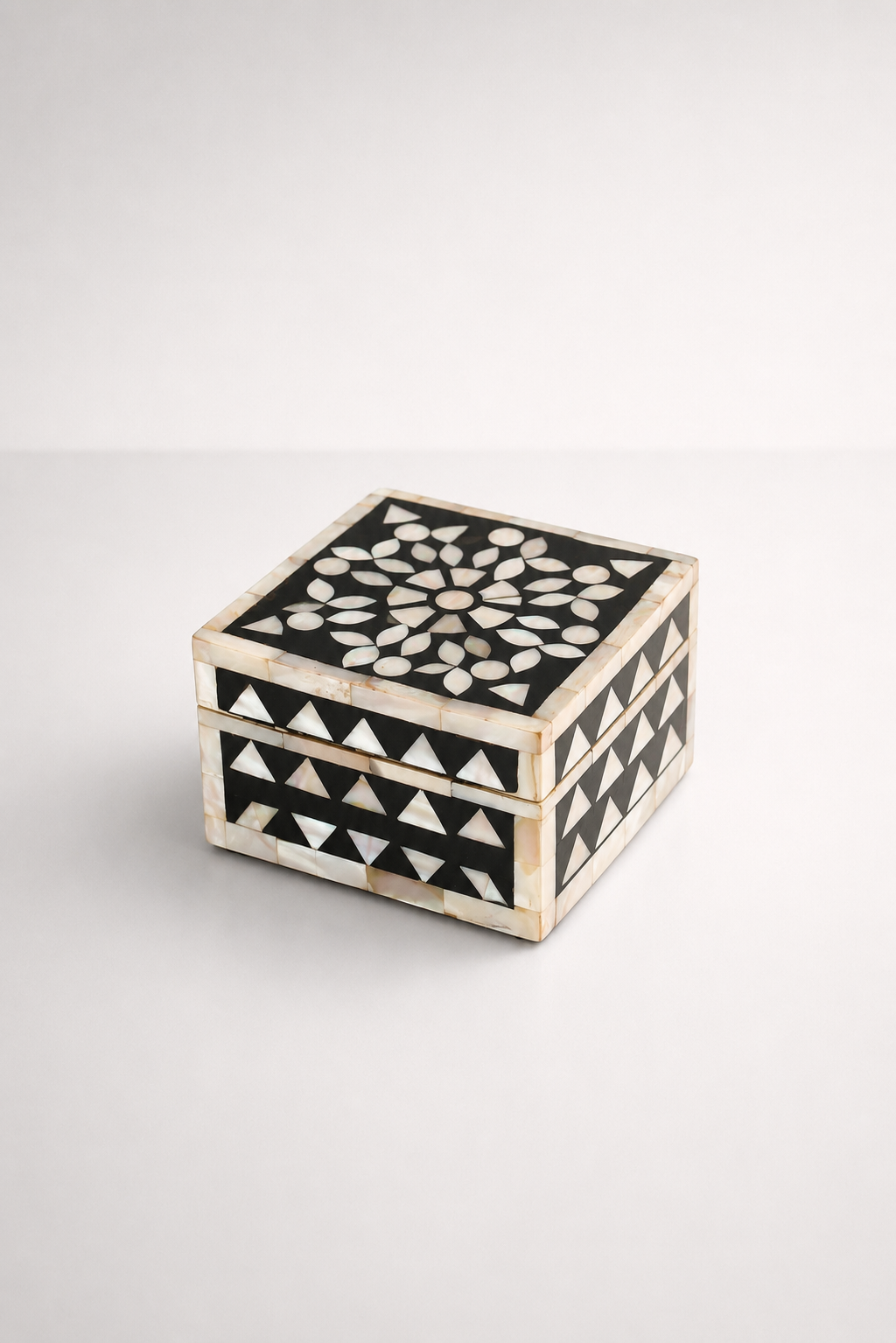 Mother Of Pearl & Black Square Box
