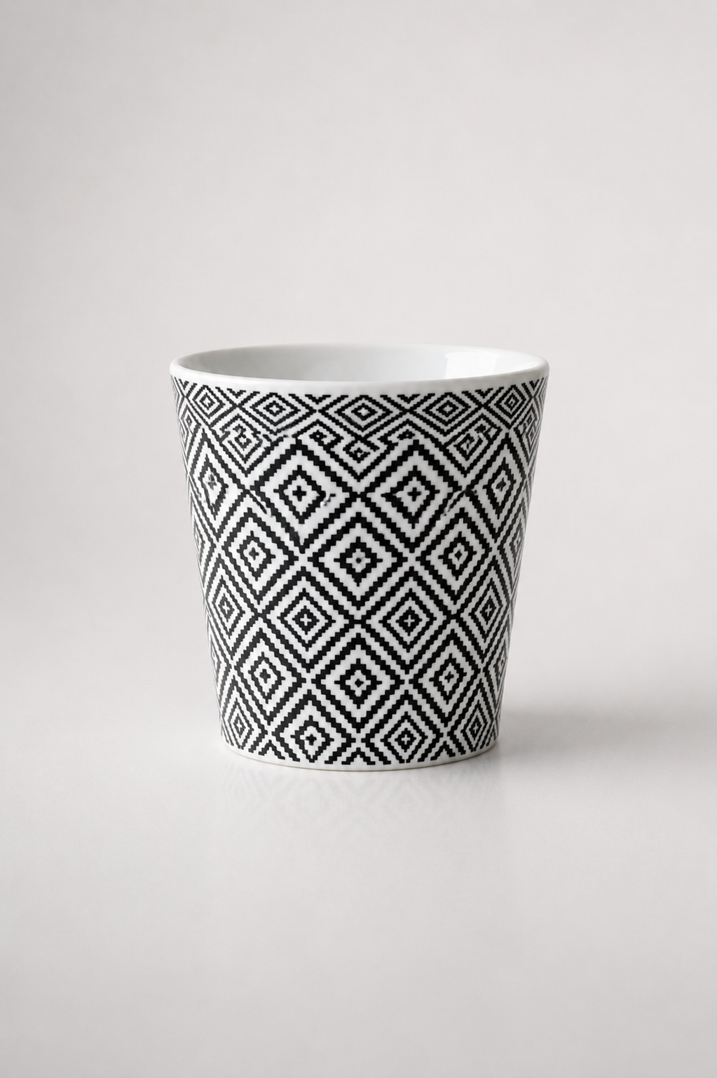 Black Geo Round Planter