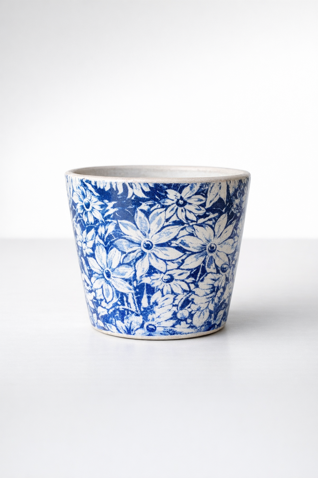 Blue Round Daisy Planter
