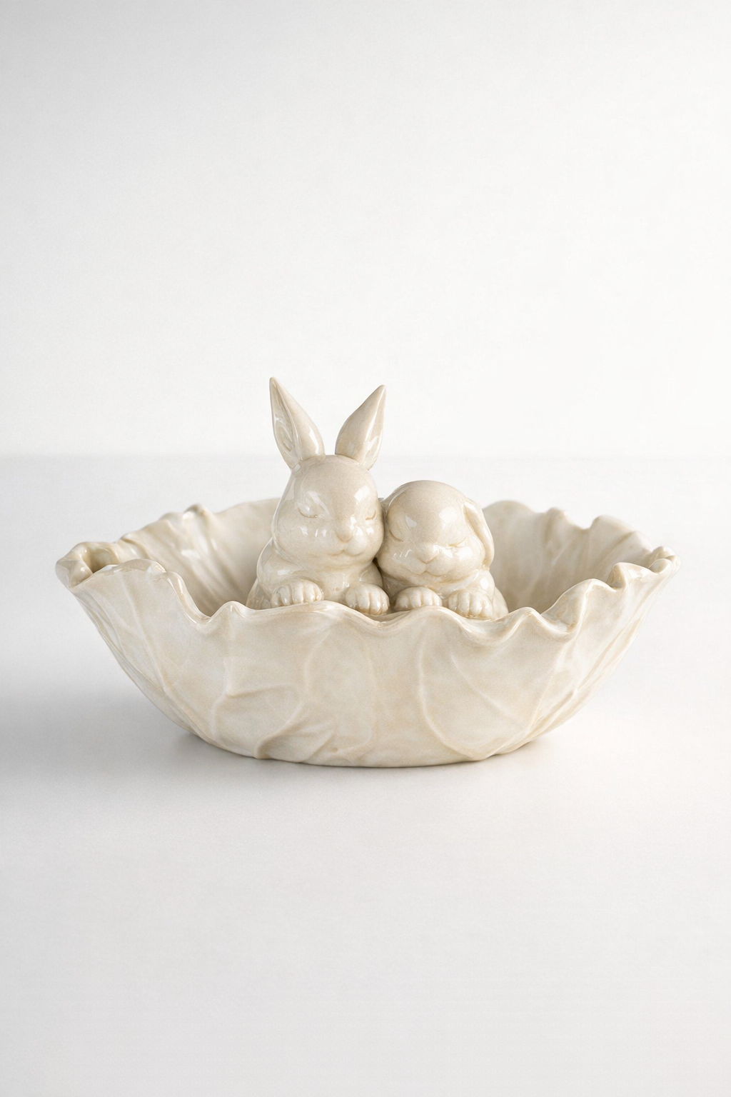 Off White Cabbage Bowl With 2 Rabbits