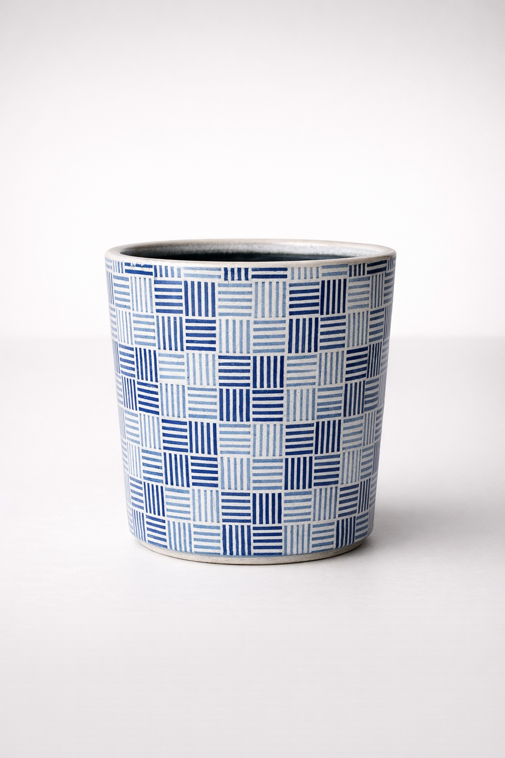 Blue Round Crisscross Planter