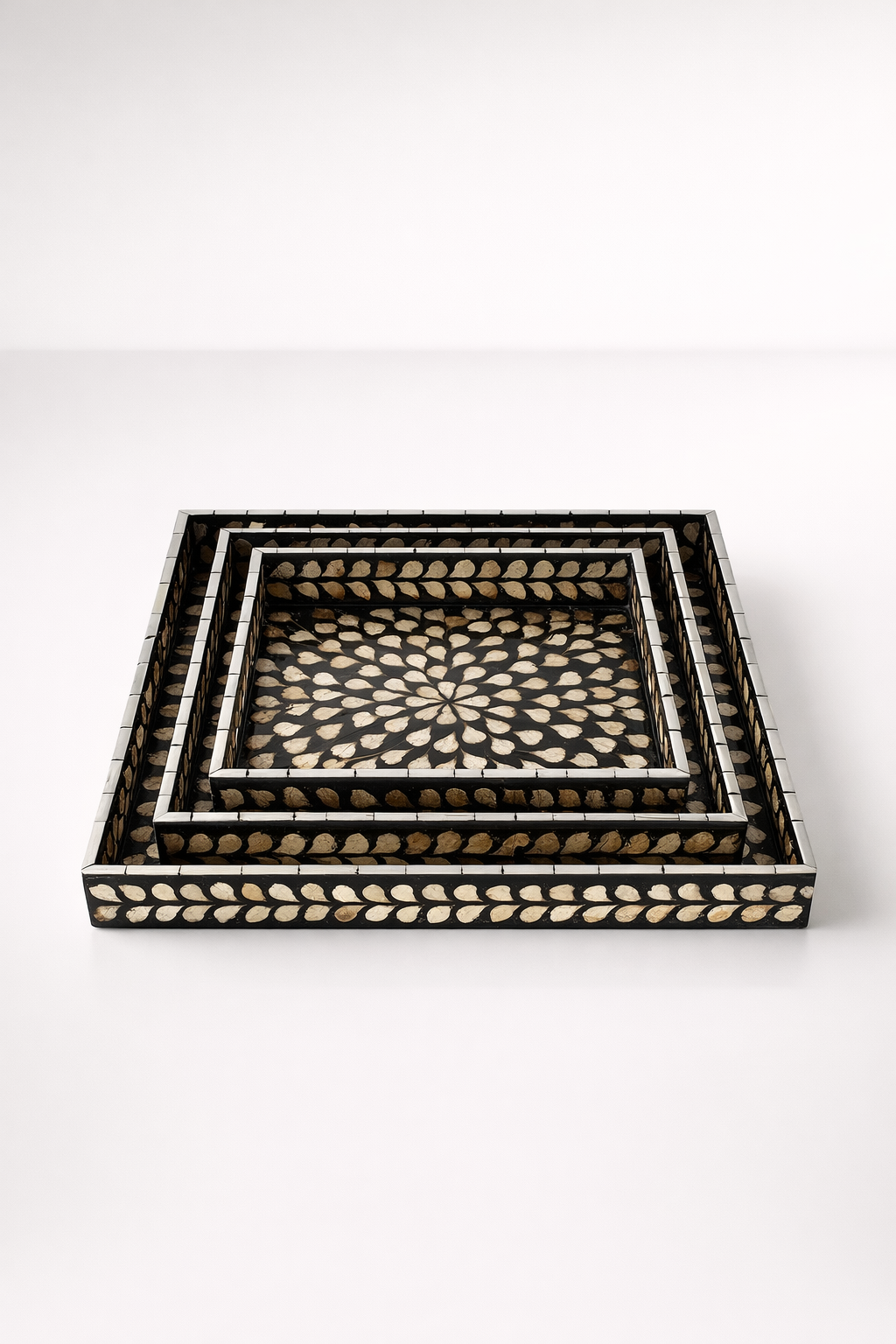 Set Of 3 Black & Silver Rectangular Capiz Trays