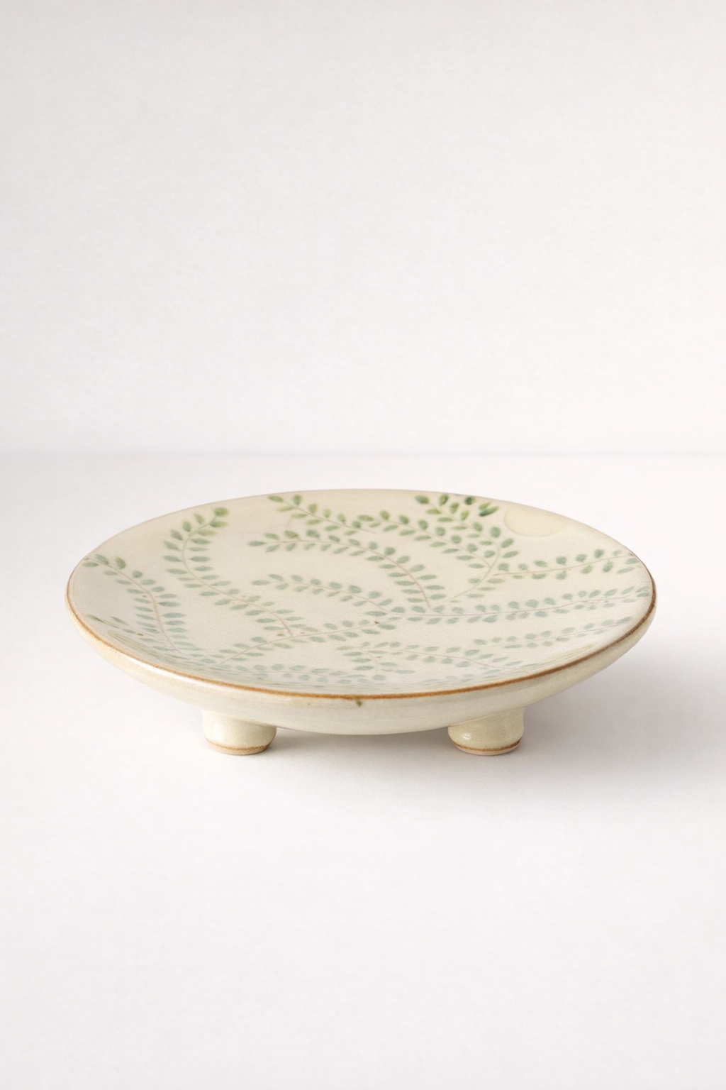 Medium Round Serving Platter On Feet