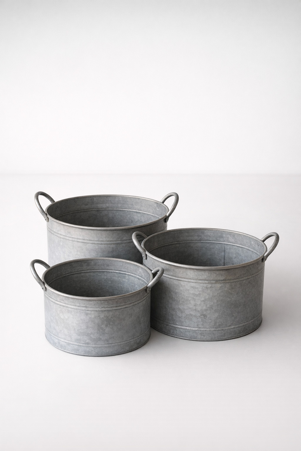 Set Of 3 Round Metal Planters With Handles